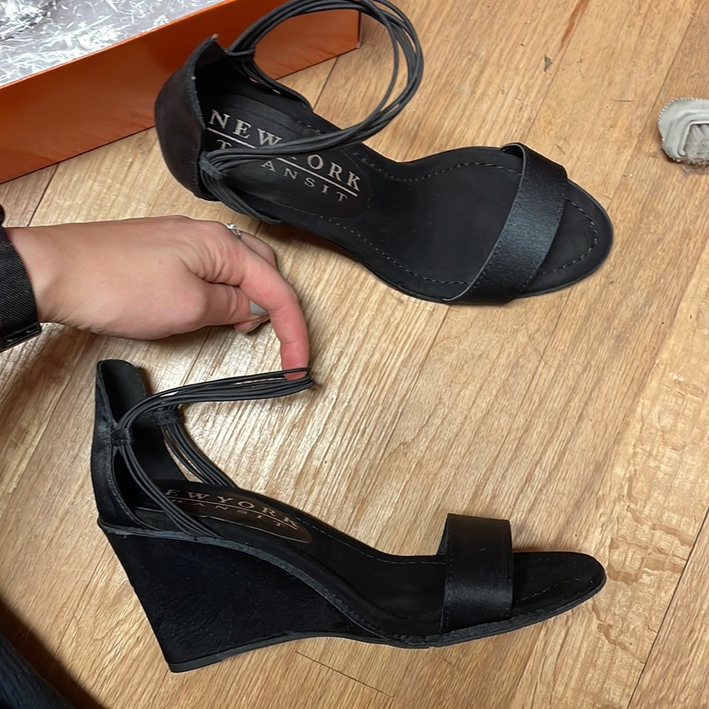 New black wedge heels